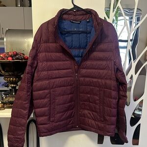 Tommy Hilfiger Men’s Maroon Puffer Jacket (M)